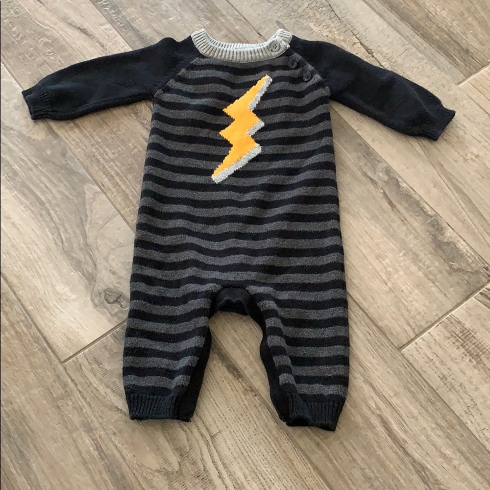 EUC bundle of Gap 2 sweater one pieces, sz 3-6 mos - Picture 5 of 9